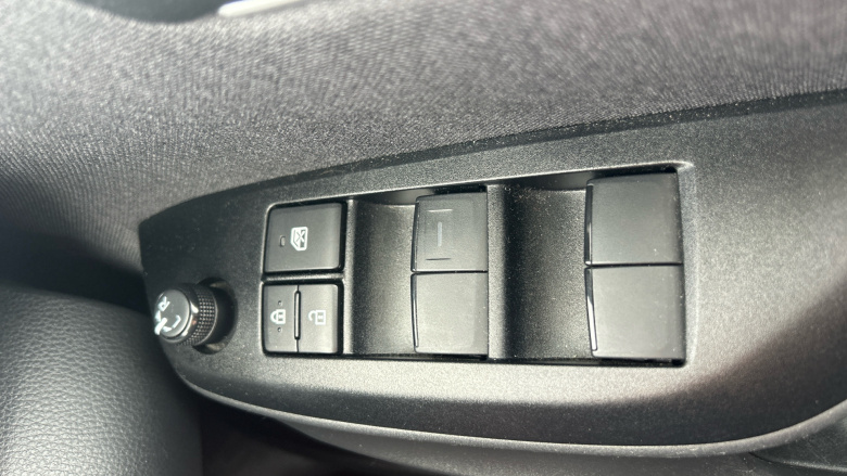 Toyota Yaris 1.5 Hybrid Design 5dr CVT Hybrid Hatchback